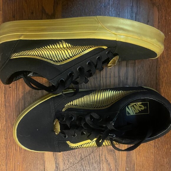 Vans x Harry Potter Sneakers - Gold & Black Sneakers - Golden Snitch - Old Skool - Picture 1 of 6